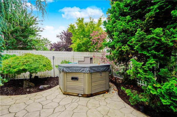 Exterior, Hot Tub