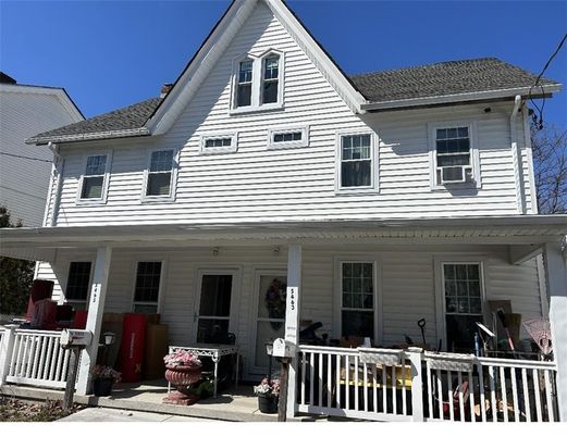 Exterior, Facade, Queen Anne Victorian
