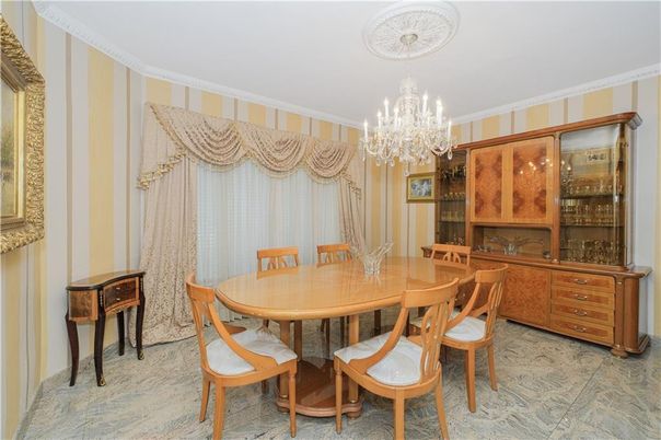 Chandelier, Dining room, Interior