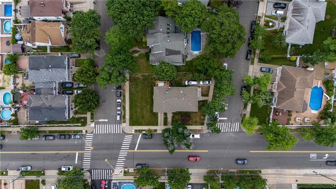 Exterior, Drone