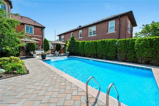 Exterior, Pool