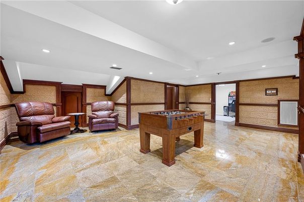 Game Room, Interior, Recessed Lighting