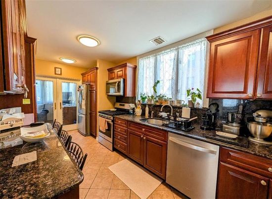 Dining room, Interior, Kitchen, Recessed Lighting, Stainless Steel Appliances