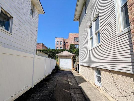 Detached Garage, Exterior