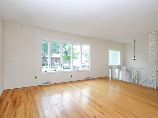 Empty room, Interior, Pendant Lights, Wood Texture Flooring