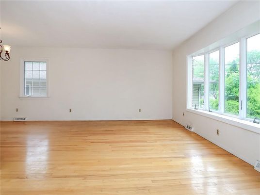 Empty room, Interior, Pendant Lights, Wood Texture Flooring