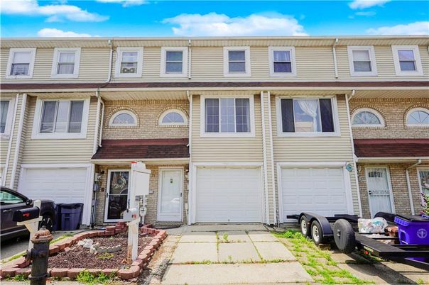 Attached, Exterior, Facade, Brick Facade, Rowhouse