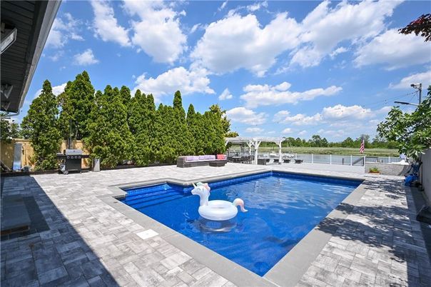 Exterior, Pool, Water