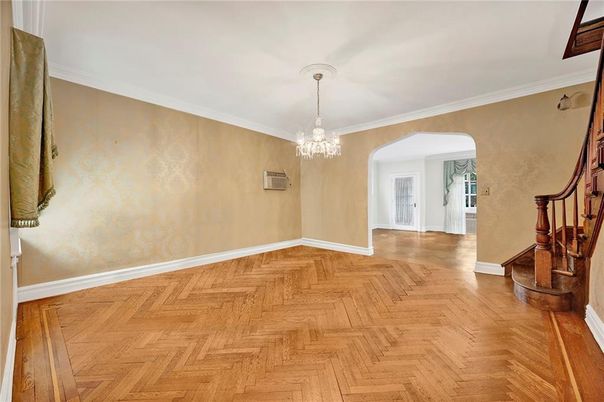 Chandelier, Empty room, Interior, Wood Texture Flooring