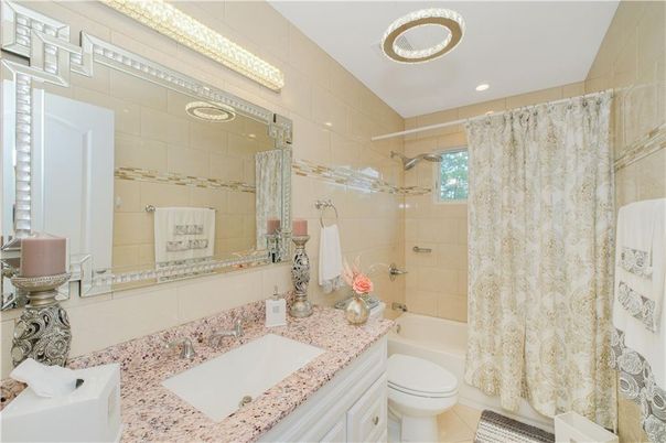 Bathroom, Interior, Recessed Lighting