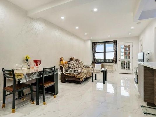 Bedroom, Dining room, Interior, Marble, Recessed Lighting, Water