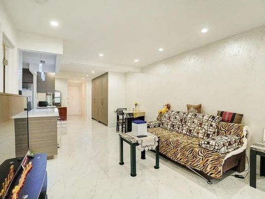 Bedroom, Interior, Kitchen, Marble, Pendant Lights, Recessed Lighting, Stainless Steel Appliances