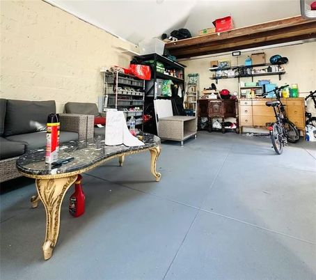 Garage, Interior