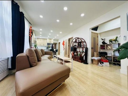 Interior, Kitchen, Living room, Recessed Lighting, Wood Texture Flooring