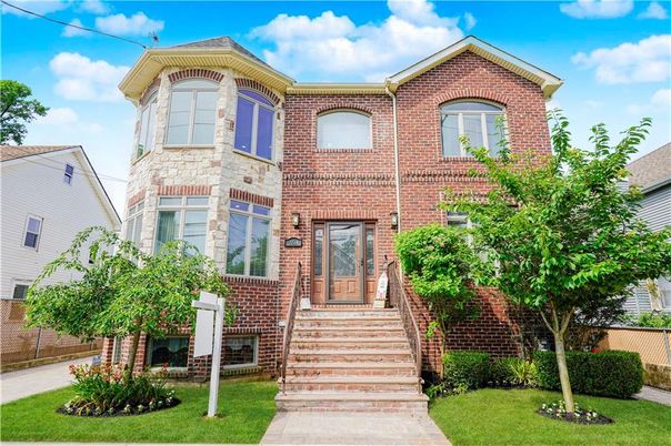 Exterior, Facade, Brick Facade, Rowhouse