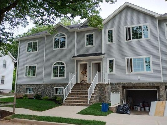 Exterior, Facade, Rowhouse