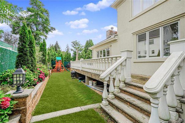 Backyard, Exterior, Playground