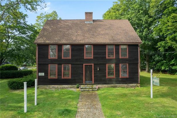 Exterior, Facade, Cape Cod