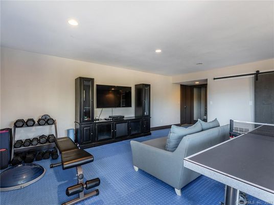 Fitness Equipment, Game Room, Interior, Living room, Recessed Lighting