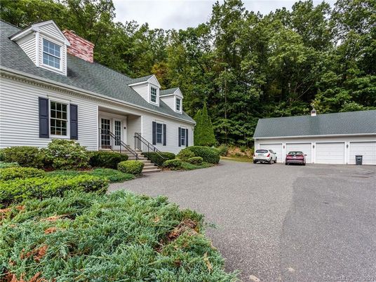 Attached, Exterior, Facade, Cape Cod