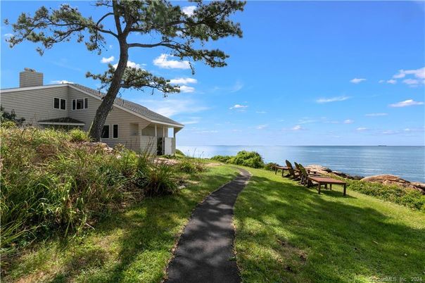 Exterior, Lake