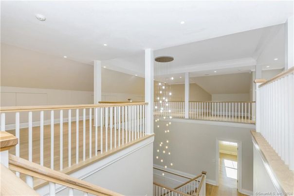 Interior, Pendant Lights, Recessed Lighting, Wood Texture Flooring