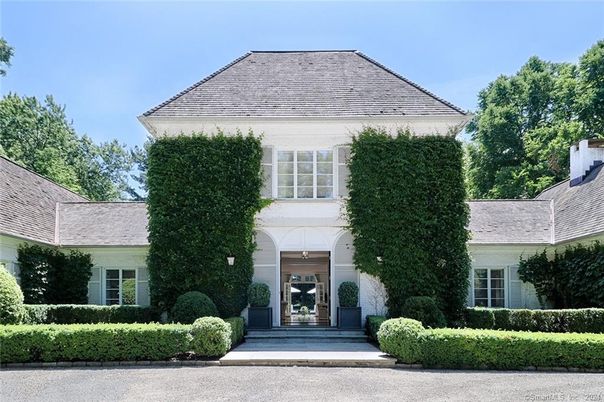 Exterior, Facade, French Provincial