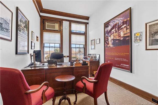 Home Office, Interior