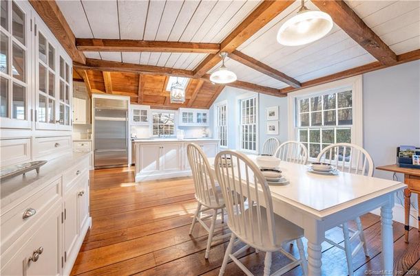 Dining room, Interior, Kitchen, Pendant Lights, Stainless Steel Appliances, Wooden Beams, Wooden Ceilings, Wood Texture Flooring