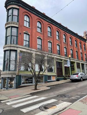 Exterior, Facade, Brick Facade, Rowhouse