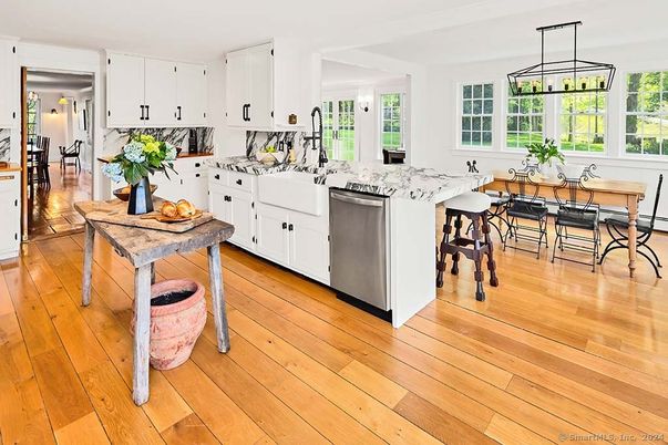 Dining room, Interior, Kitchen, Pendant Lights, Stainless Steel Appliances, Wood Texture Flooring