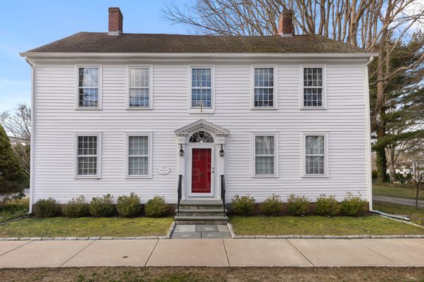 Exterior, Facade, Georgian