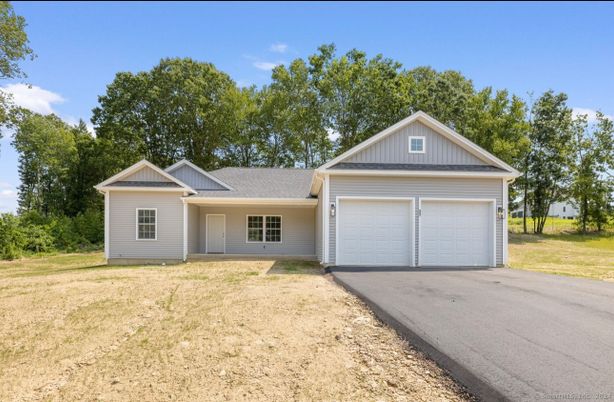 Attached, Exterior, Facade, Ranch