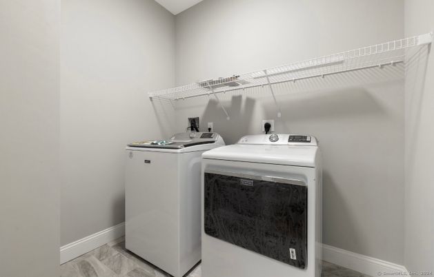 Interior, Utility Closets, Washer, Wood Texture Flooring