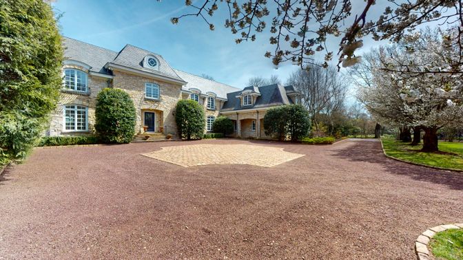 Backyard, Exterior, Facade, Brick Facade, French Provincial