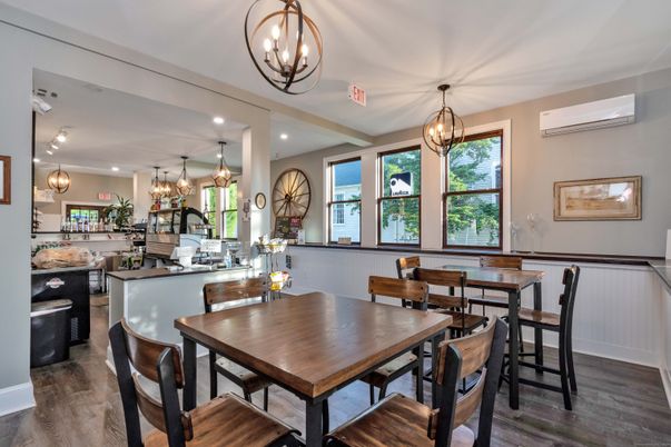 Chandelier, Dining room, Interior, Kitchen, Pendant Lights, Recessed Lighting, Wood Texture Flooring