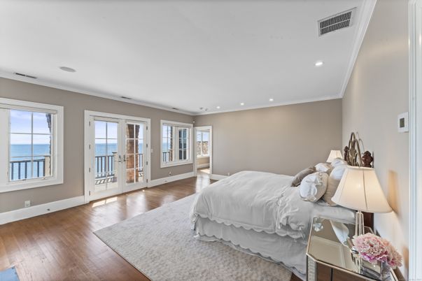 Bedroom, Interior, Recessed Lighting, Water, Wood Texture Flooring