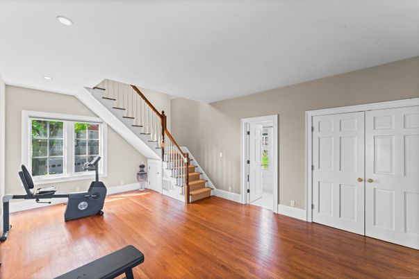 Fitness Equipment, Interior, Recessed Lighting, Wood Texture Flooring