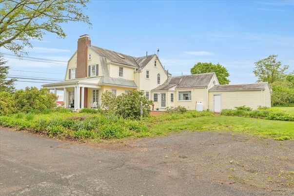 Backyard, Exterior, Facade, Queen Anne Victorian