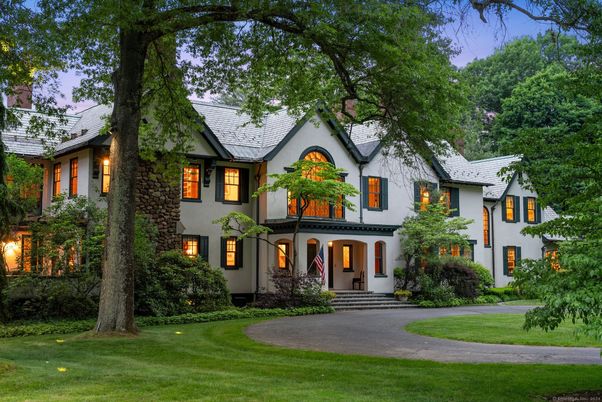 Exterior, Facade, Tudor Revival