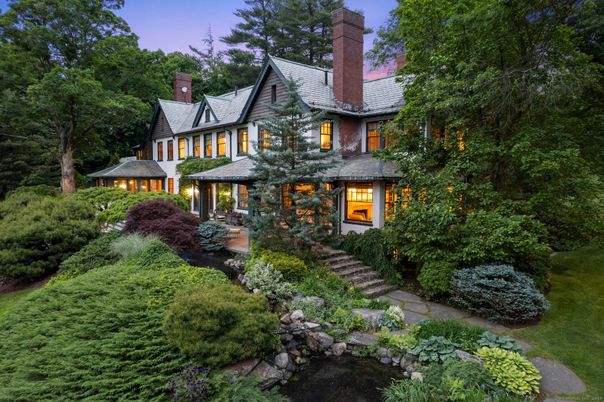 Backyard, Exterior, Facade, Queen Anne Victorian