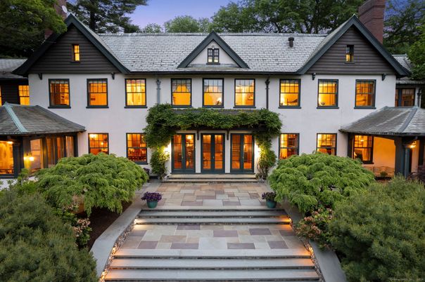Exterior, Facade, Farmhouse