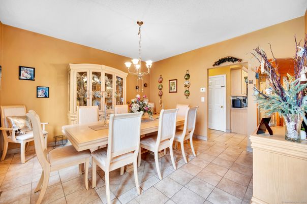 Chandelier, Dining room, Interior, Pendant Lights
