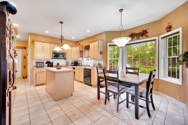 Dining room, Interior, Kitchen, Pendant Lights, Recessed Lighting, Stainless Steel Appliances