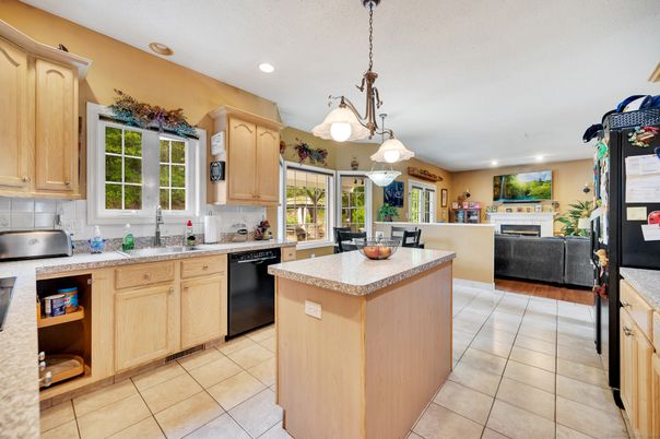 Fireplace, Interior, Kitchen, Living room, Pendant Lights, Recessed Lighting, Stainless Steel Appliances