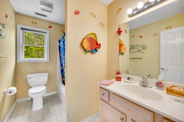 Bathroom, Dual Sink Vanities, Interior