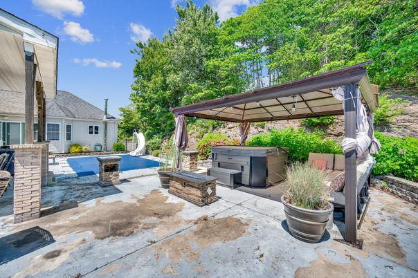 Exterior, Hot Tub