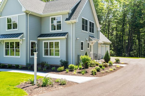 Exterior, Facade, Farmhouse