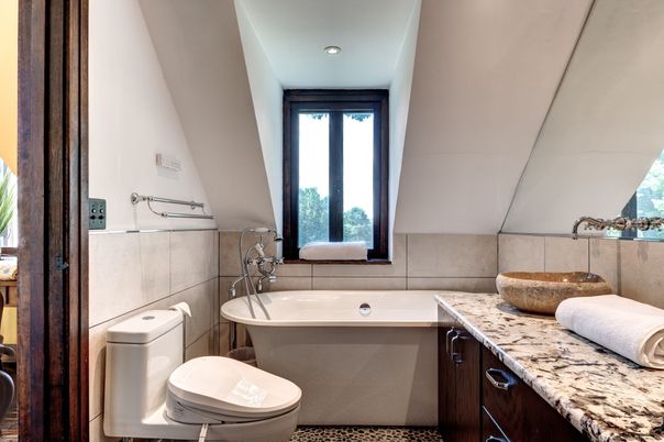 Bathroom, Interior, Recessed Lighting