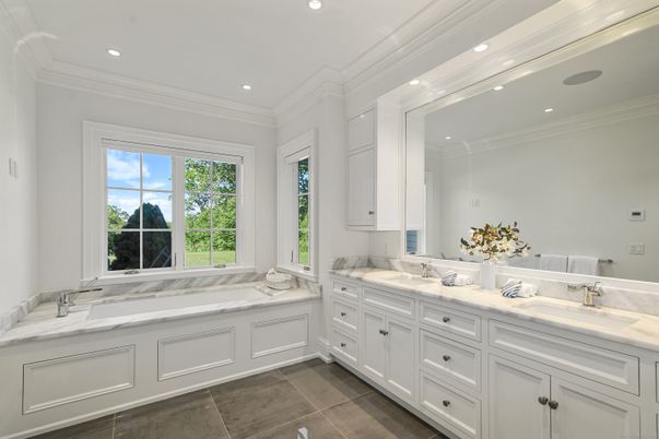 Bathroom, Dual Sink Vanities, Interior, Recessed Lighting